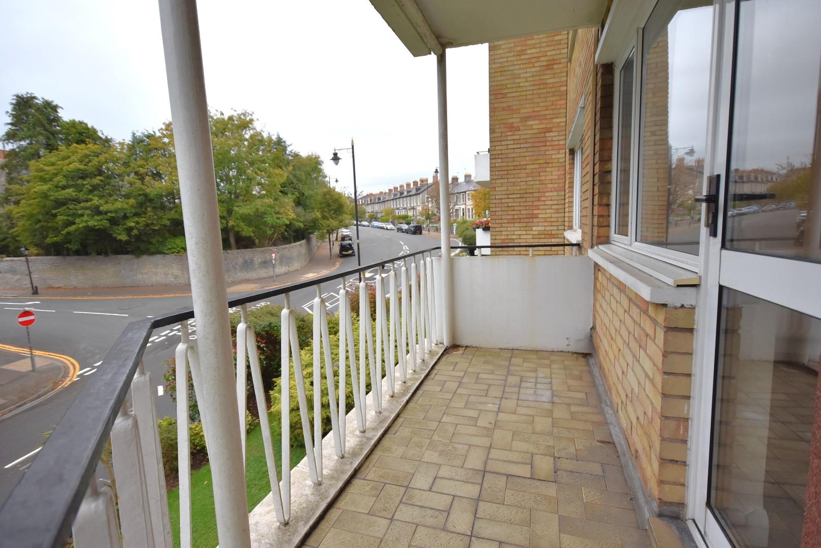 15 Albany Court, Beach Road, Penarth, CF64 1JU
